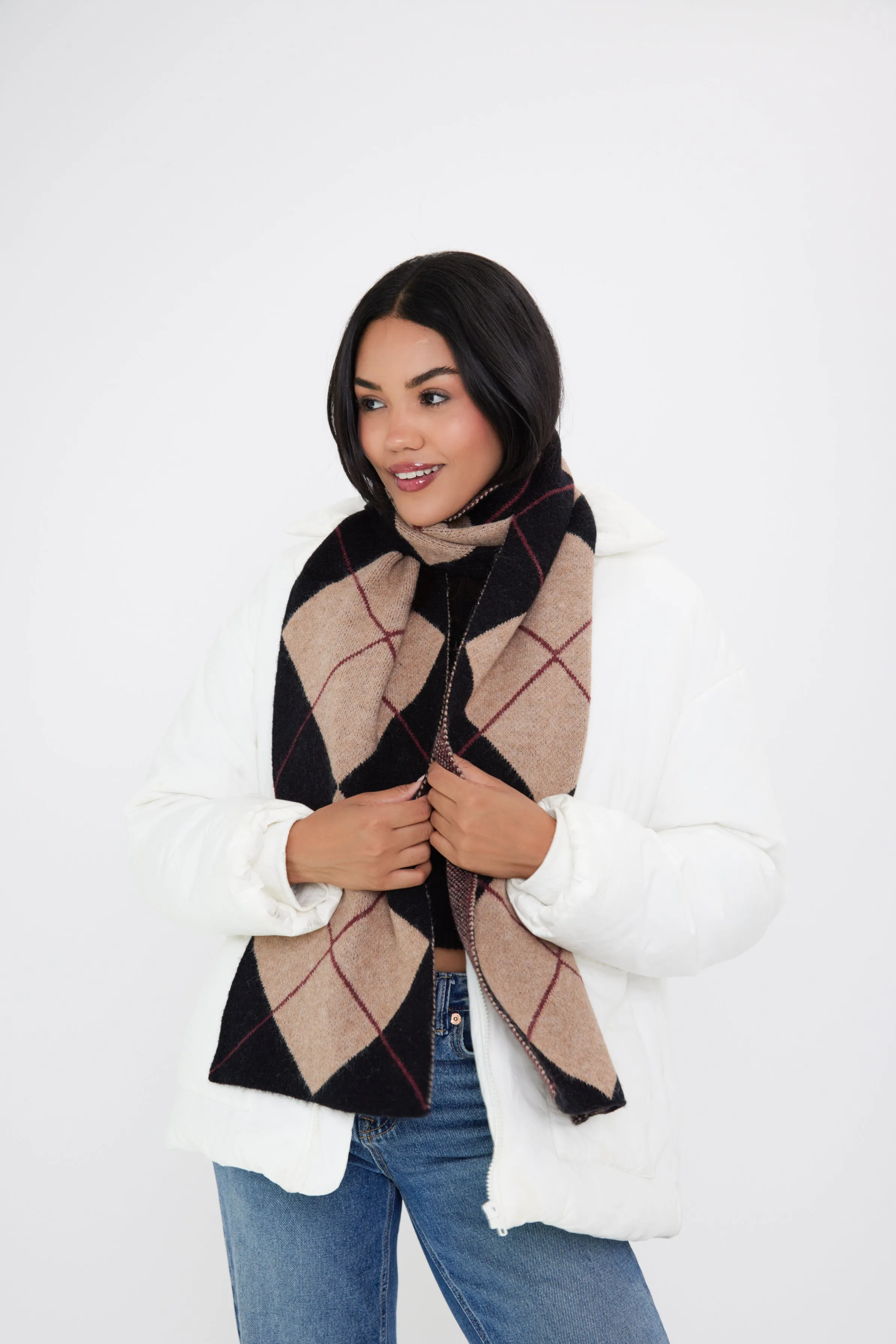 Argyle Pattern Scarf in Black and Brown