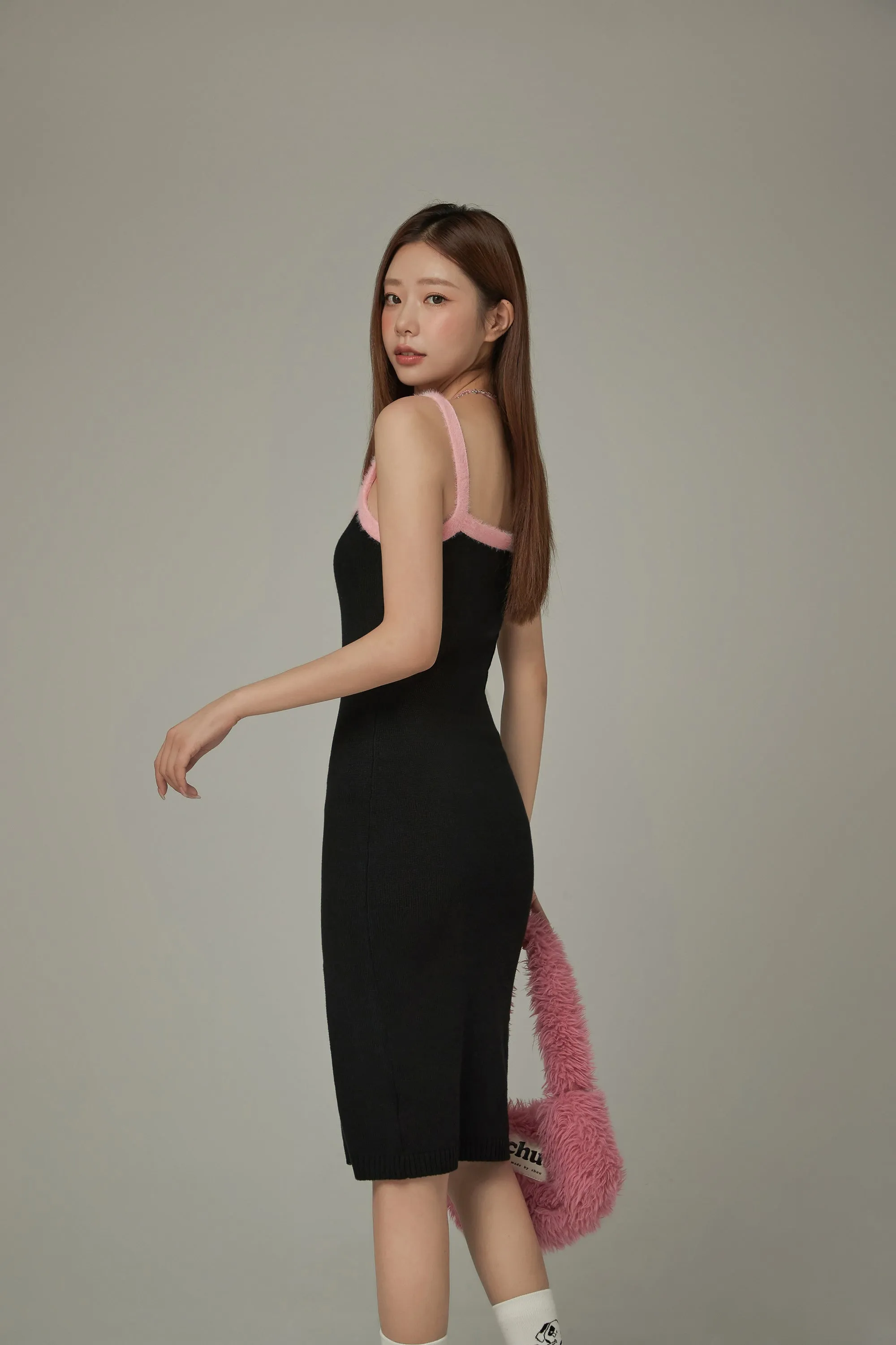 Color Lined Slit Knit Slim Dress