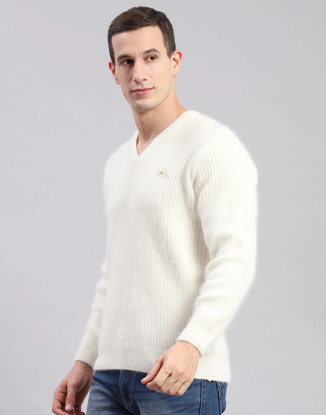 Men Off White Solid V Neck Full Sleeve Pullover