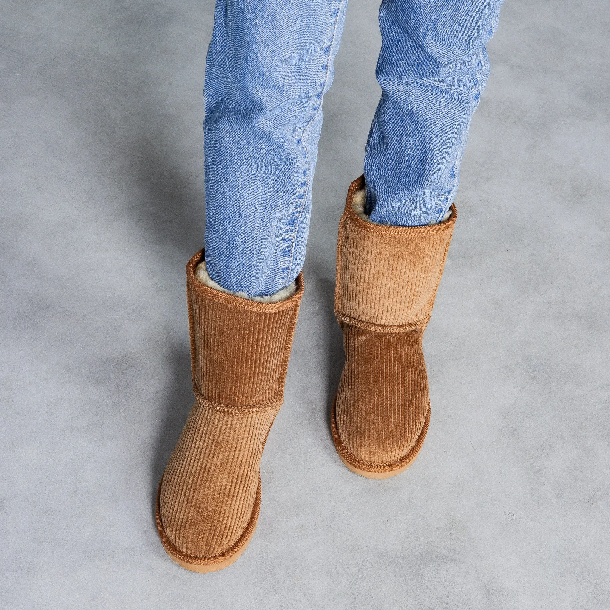 Women's Corduroy Mid